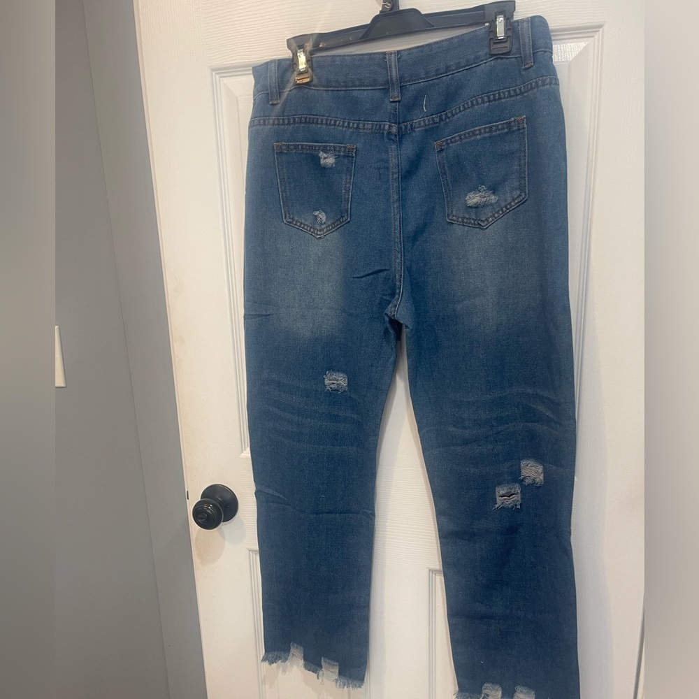 Distressed Jeans - Picture 5 of 5